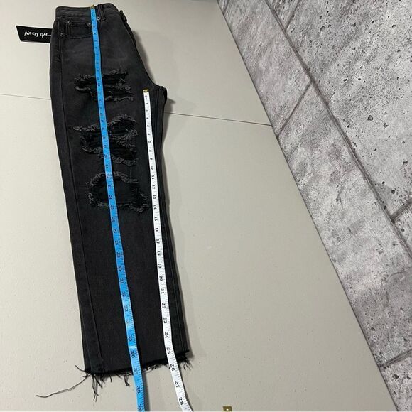 🚨 🆕 Nasty Gal Peek in Distressed Mom Jeans Washed Black | destroyed denim - Picture 9 of 9